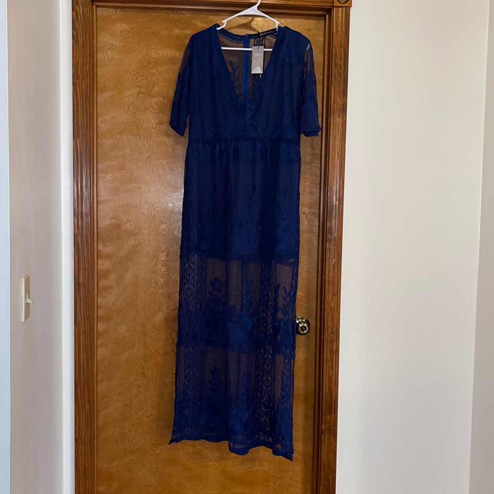 BYES BOHO women's deep V-neck navy romper,
maxi dress. Size 2XL.